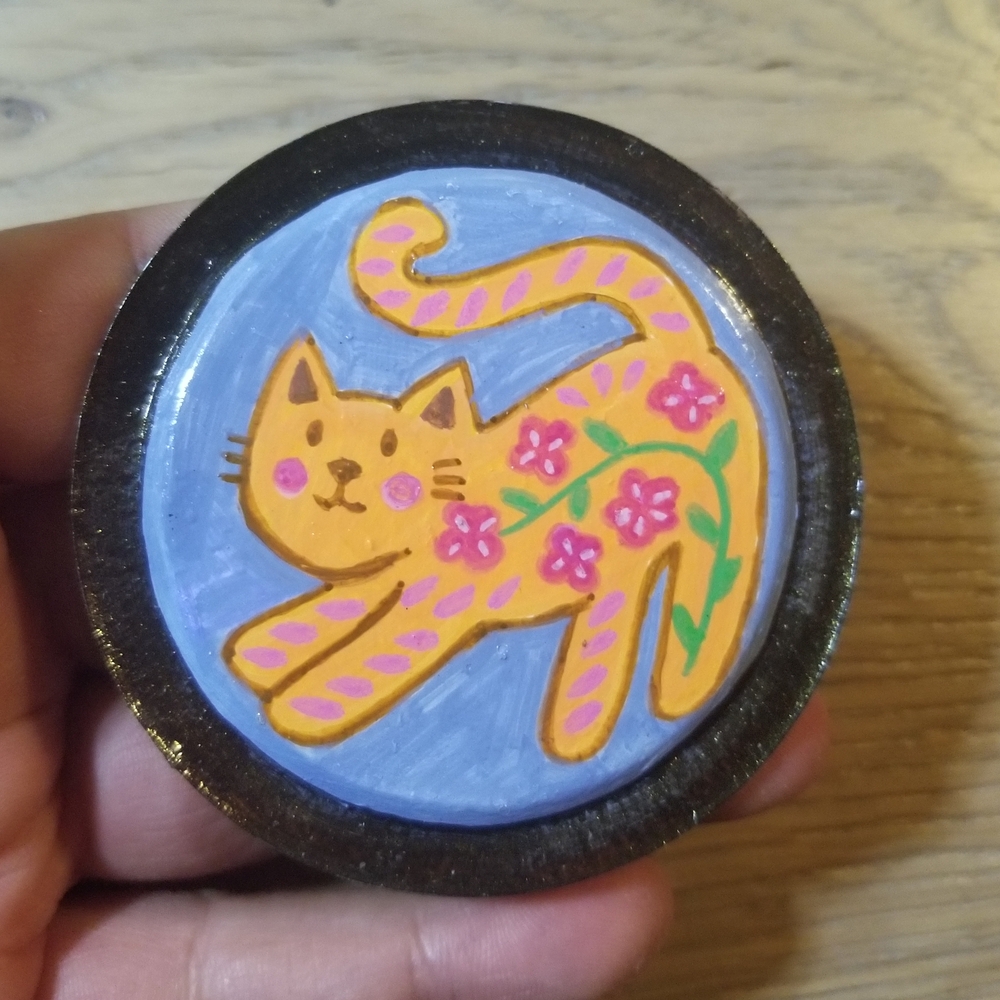 Handcrafted Floral Cat Magnet - Multicolor